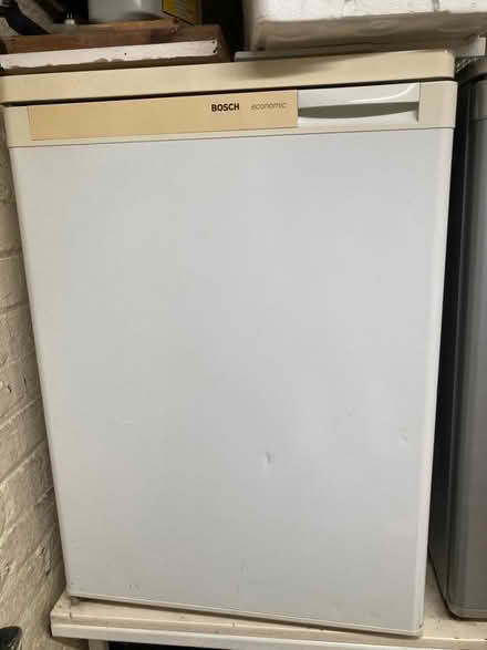 Photo of free Old Bosch Fridge (Red Hill WR5) #1