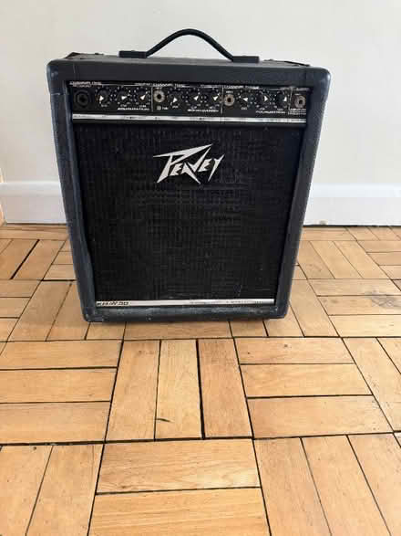 Photo of free Peavey bass guitar amp (Roehampton SW15) #1