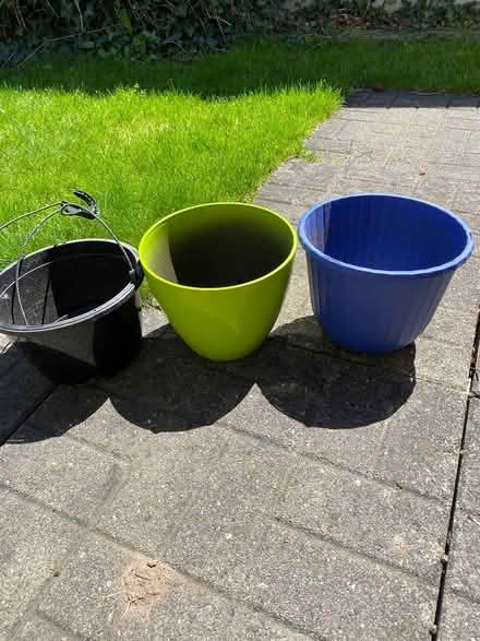 Photo of free 3 plastic pots (Auburn and University Waterloo)