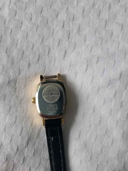 Photo of free Sekonda ladies watch - broken strap and new battery (Camberley GU15) #4