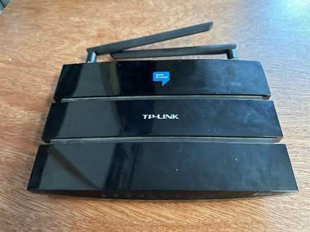 Photo of free TP-Link ‘Sam Knows’ router (Hanworth RG12) #1