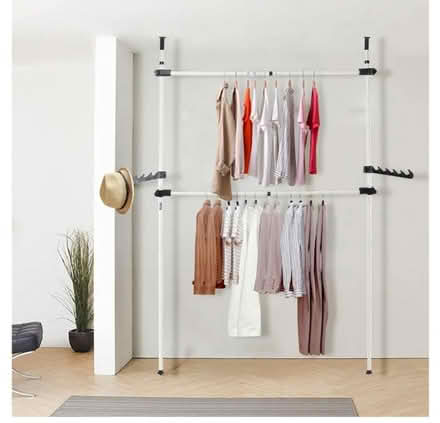 Photo of free Telescopic clothes rail (SE18) #2