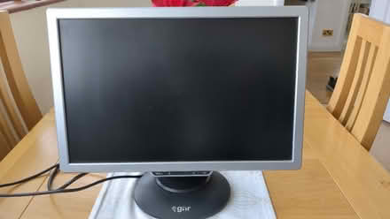 Photo of free gnr 19" computer monitor + cables (Buckhurst Hill IG9) #1