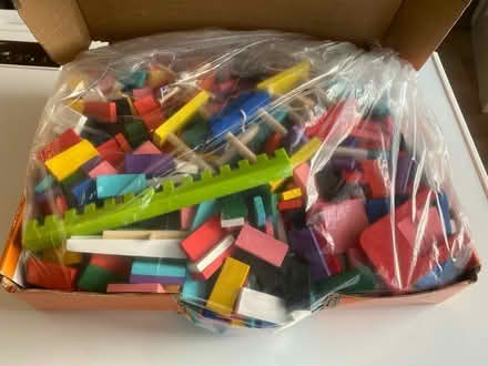 Photo of free 1000 piece dominoes kids game (West wickham) #2