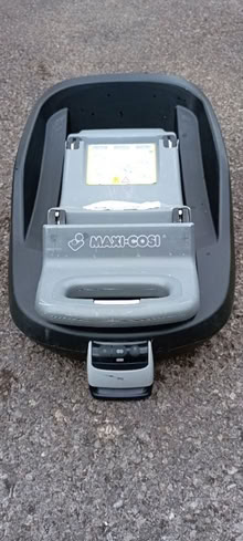 Photo of free Isofix maxi cosi base for car seat (Picts Cross HR9) #2