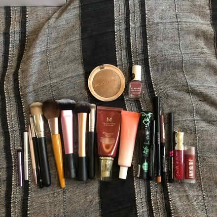 Photo of free Makeup and makeup brushes (West Norwood SE27) #1