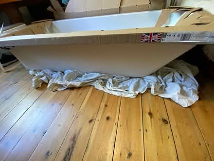 Photo of free acrylic bath -brand new (South Croydon) #3