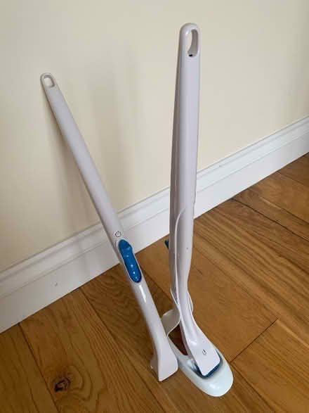 Photo of free 2 x Duck Fresh Brush handle & 1 x holder (Eastlands CV22) #1