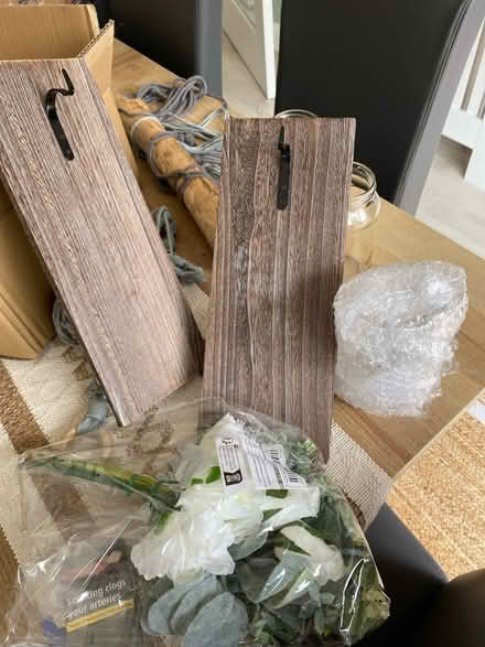 Photo of free Flower wall hanger (CH62) #1