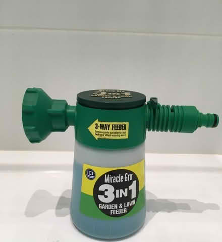 Photo of free Miracle-Gro Garden & Lawn Feeder (Bath & North East Somerset) #1