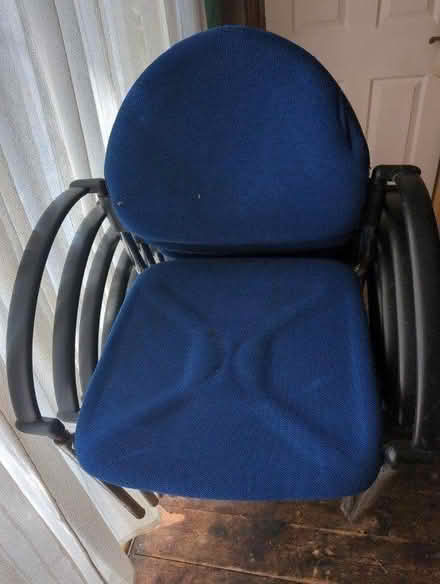 Photo of free 6 comfy chairs in blue colour (Croydon CR7 postcode) #1