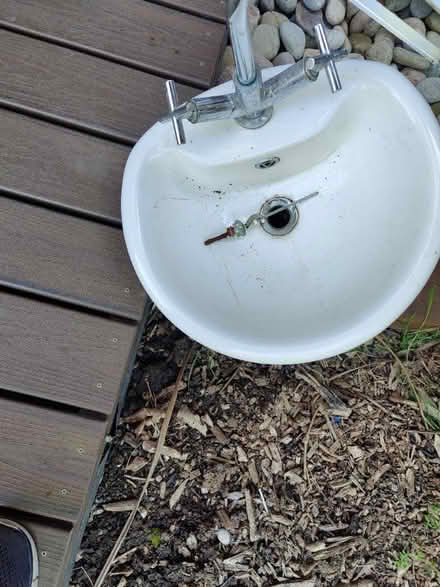 Photo of free Wash basin for a bathroom (Friern Barnet, N11) #1