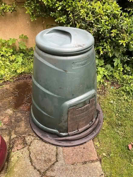 Photo of free Large compost bin with base and lid (Beckenham BR3) #1