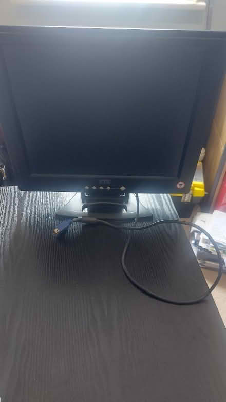 Photo of free VGA 17" monitor, flatscreen (Tewkesbury GL20) #1