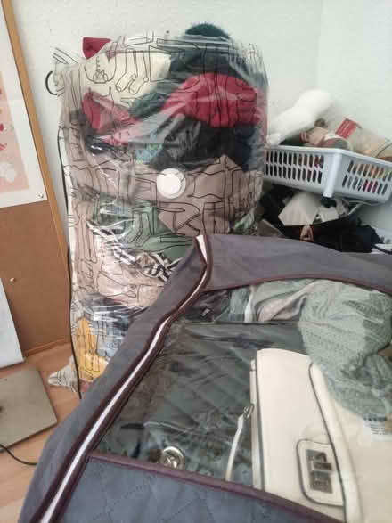 Photo of free Bag of clothes woman (E2) #1