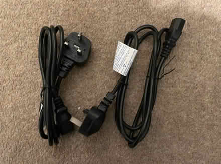 Photo of free 2 UK monitor power cables (Elephant and castle SE1) #2