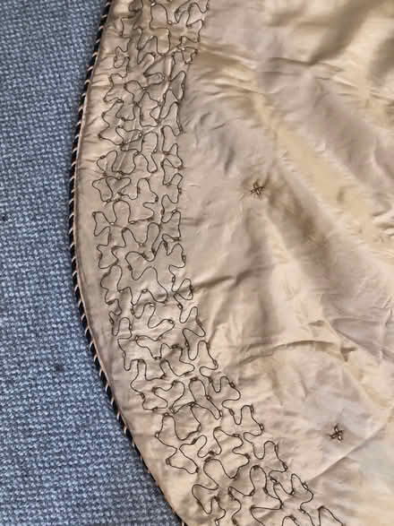 Photo of free Christmas Tree Skirt (Red Top and Riva Ridge) #2