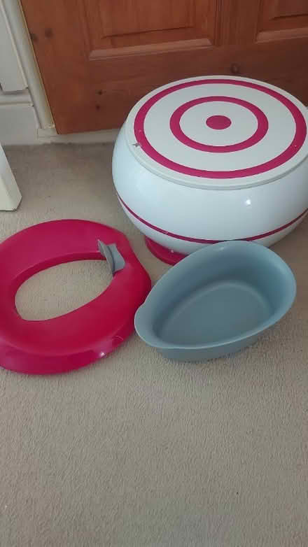 Photo of free Dual use potty and toddler step! (Tewkesbury GL20) #2
