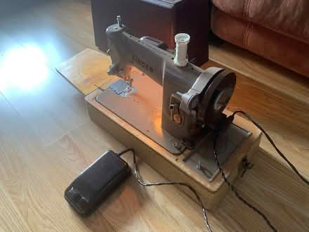 Photo of free Singer Sewing Machine (GU52) #1