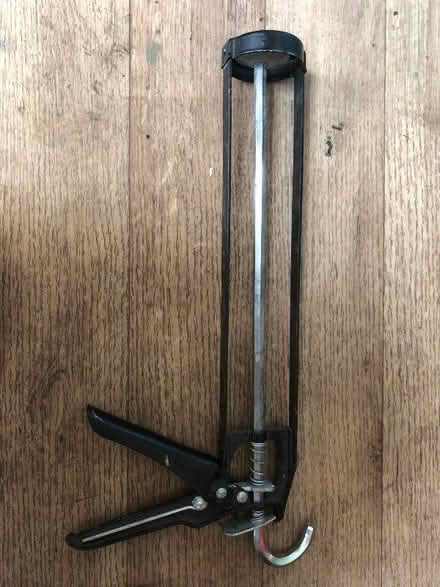 Photo of free Sealant Gun (Farningham DA4) #1