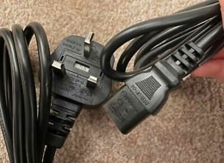 Photo of free 2 UK monitor power cables (Elephant and castle SE1) #3