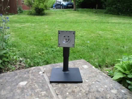 Photo of free STAND for Samsung monitor (New Marston OX3) #1