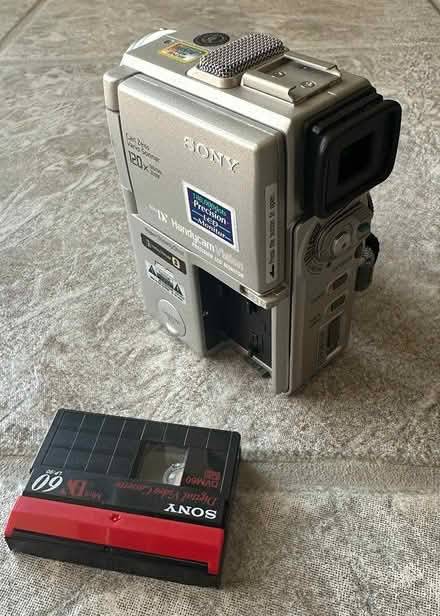 Photo of free Old video camcorders (Spain/Tramway) #2