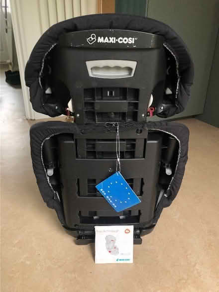 Photo of free Maxi Cosi age 3-12 car seat (Thames Ditton KT7) #2