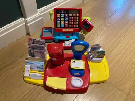 Photo of free Play post office / shop (Horn's Mill SG13) #1