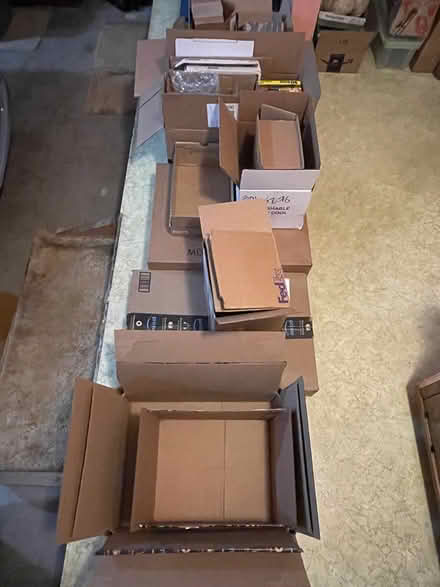Photo of free Clean cardboard boxes mailers (Woodinville) #1