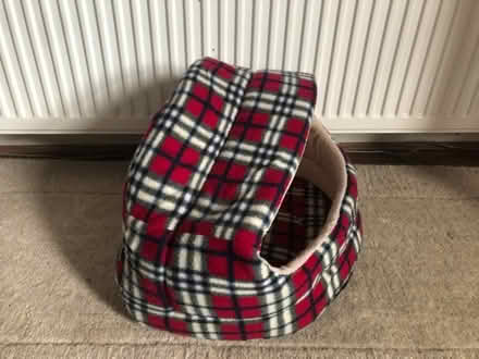 Photo of free cat bed (Woodseats S8) #2