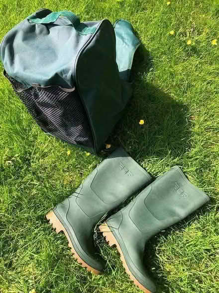 Photo of free Boot carrier and size 8 wellies (Upton on Severn WR8) #2