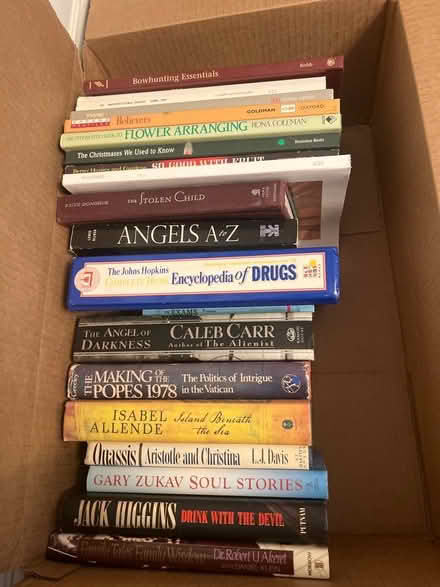 Photo of free books (San Marino, Del Mar Ave) #1