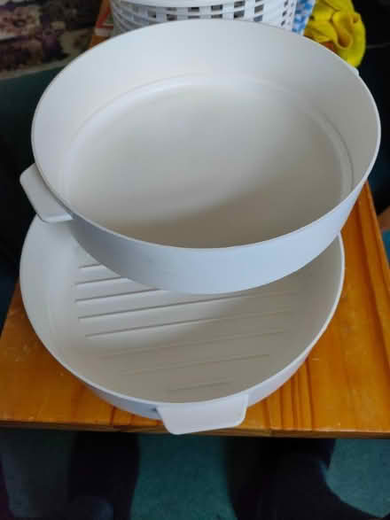 Photo of free Two nesting containers + one lid; food basket (Highway SL6) #2