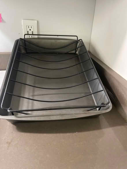 Photo of free Roasting pan and rack (Between Chillum and Riggs Road) #1