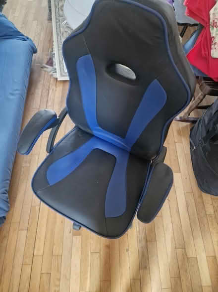 Photo of free Gaming chair like new (E17) #2