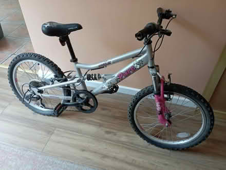 Photo of free girl's bike (Ulverley Green B91) #2