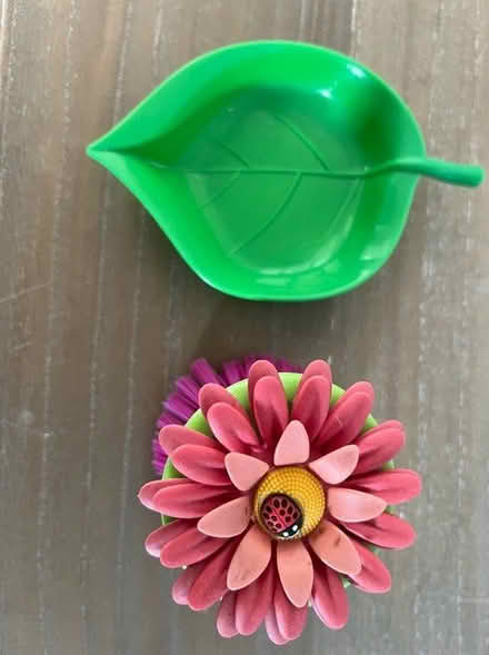 Photo of free Gentle dish scrubbing brush (Surbiton KT6) #2