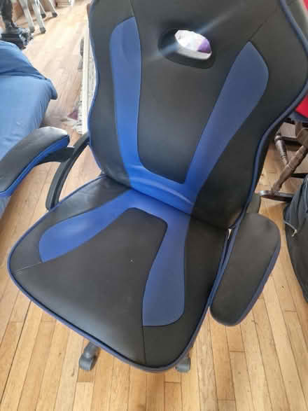 Photo of free Gaming chair like new (E17) #1