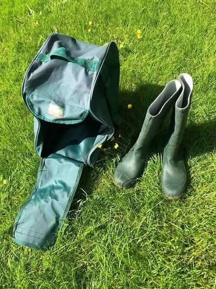 Photo of free Boot carrier and size 8 wellies (Upton on Severn WR8) #1