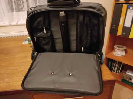 Photo of free Kensington Contour laptop & carryon luggage Roller Case (Sandilands CR0) #4