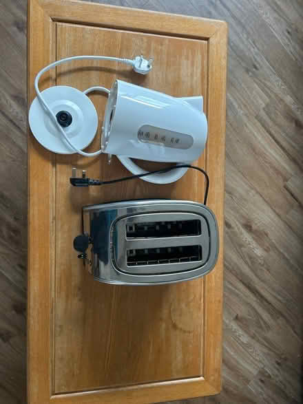 Photo of free 1.7ltr kettle & 2 slice toaster (FK7 Torbrex) #1