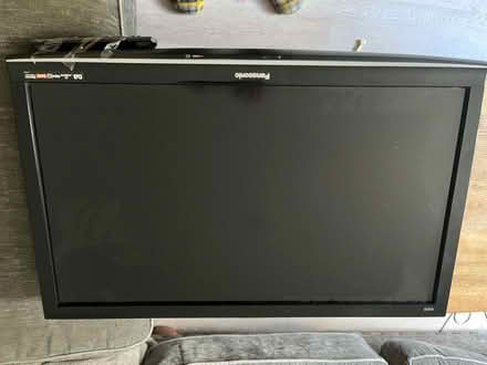 Photo of free Flatscreen Television (Elephant & Castle SE17) #2