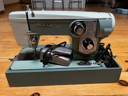 Photo of free Viking 711 sewing machine (Near Lansdowne Subway Station) #1