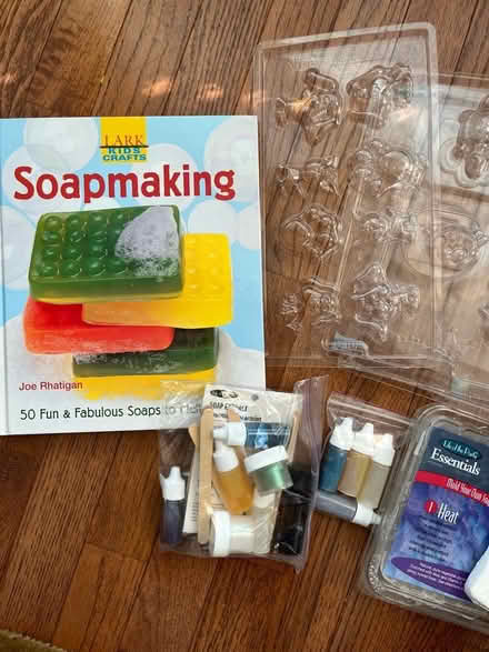 Photo of free 8-10+ yrs kids crafts supplies (North Potomac) #1