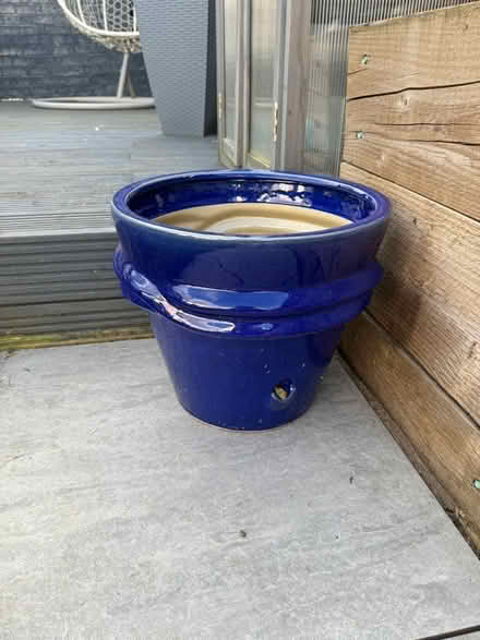 Photo of free Large blue ceramic plant pot (EH5) #1