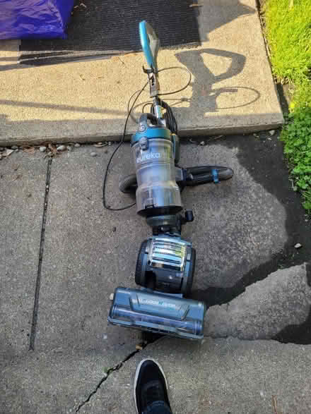 Photo of free Vacuum (Jeff Park 60630) #2
