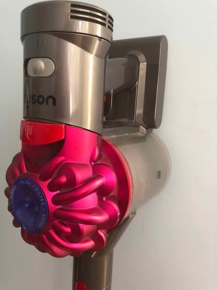 Photo of free Dyson v7 cordless hoover (IP8) #2