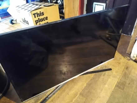 Photo of free Samsung 40" television (Kings Sutton OX17) #1