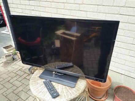 Photo of free Toshiba TV (M2J1Y3) #1